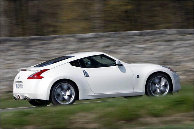 Der 370Z gibt den dynamischen Kraftbolzen