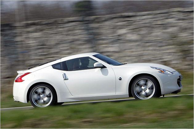 In 5,3 Sekunden ist der 370Z auf Tempo 100