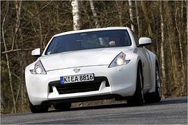 Dreieck auf Speed: Der neue Nissan 370Z im Test Dreieck auf Speed: Der neue Nissan 370Z im Test