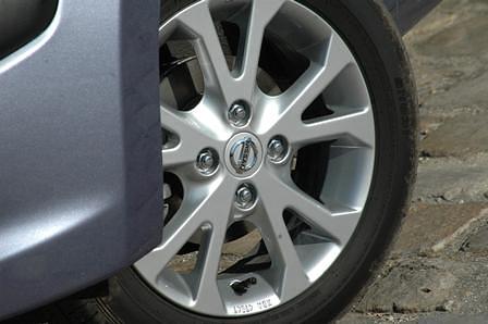 Nissan Pixo