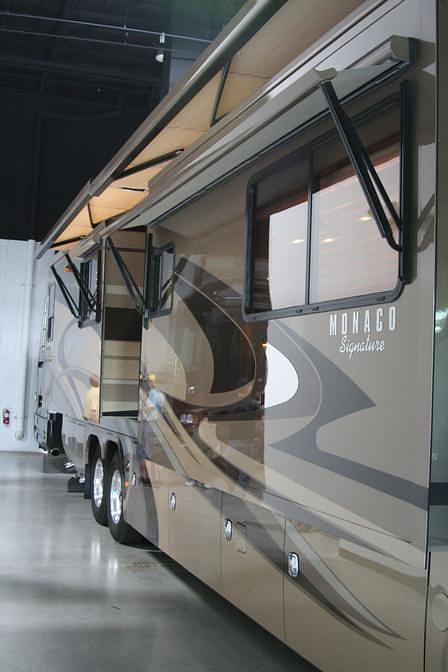 Monaco Coach Wohnmobil