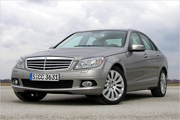 Der Mercedes C 350 CGI gehört zu den Spritsparmodellen, denen man die Sparsamkeit nicht ansieht
