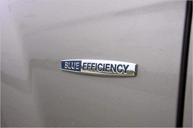 Das Label BlueEfficiency bekommen bei Mercedes die besonders sparsamen Modelle - wie der C 350 CGI