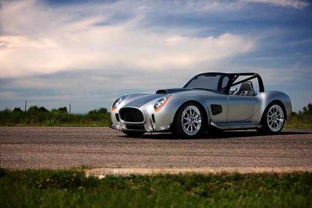 Stark und offen: Neuer AC Roadster mit 800 PS, Foto: Iconic Motors