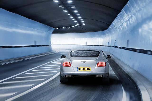 Die Heckpartie wurde gestrafft und noch klarer gezeichnet, Foto: Bentley
