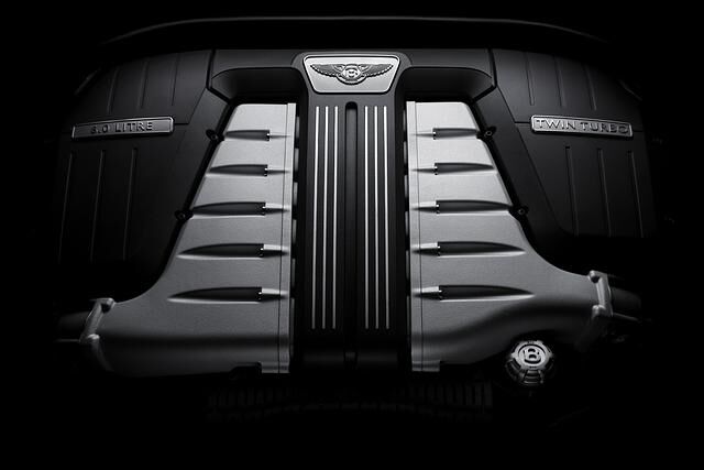 er W12-Motor leistet nunmehr stattliche 423 kW/575 PS, Foto: Bentley