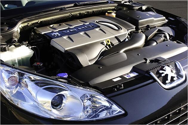 Der V6-Diesel mit 240 PS arbeitet auch in Jaguar- und Citroën-Modellen
