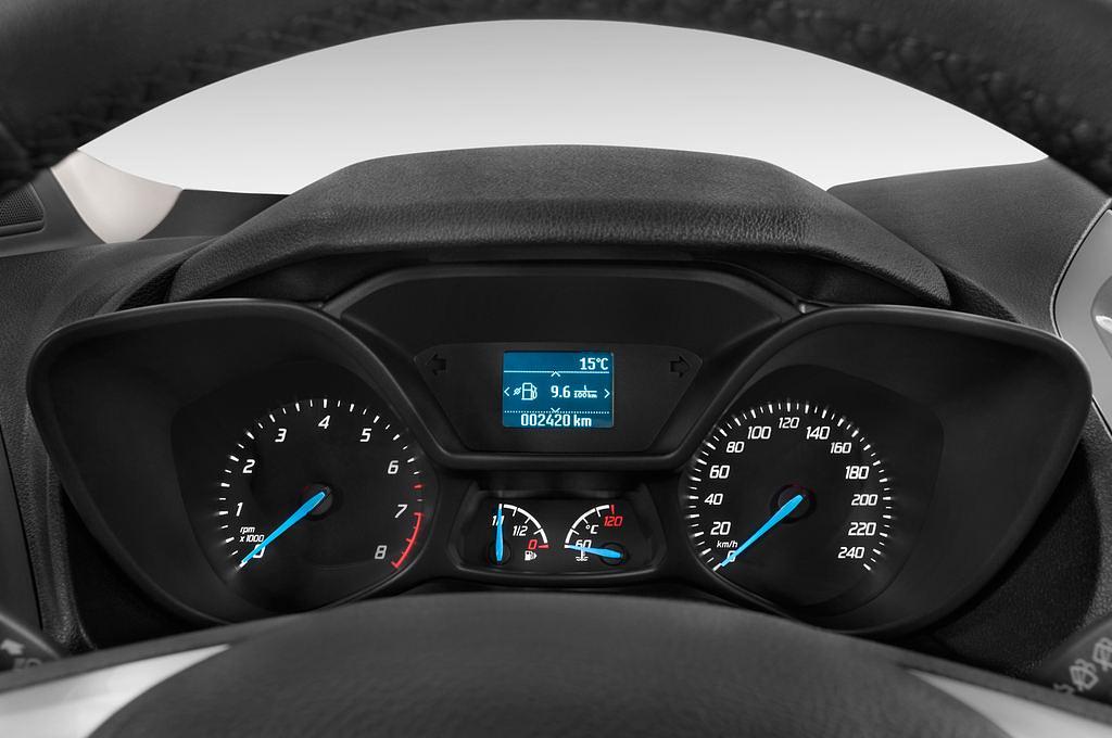 Ford Grand Tourneo Connect (Baujahr 2015) Titanium 5 Türen Tacho und Fahrerinstrumente