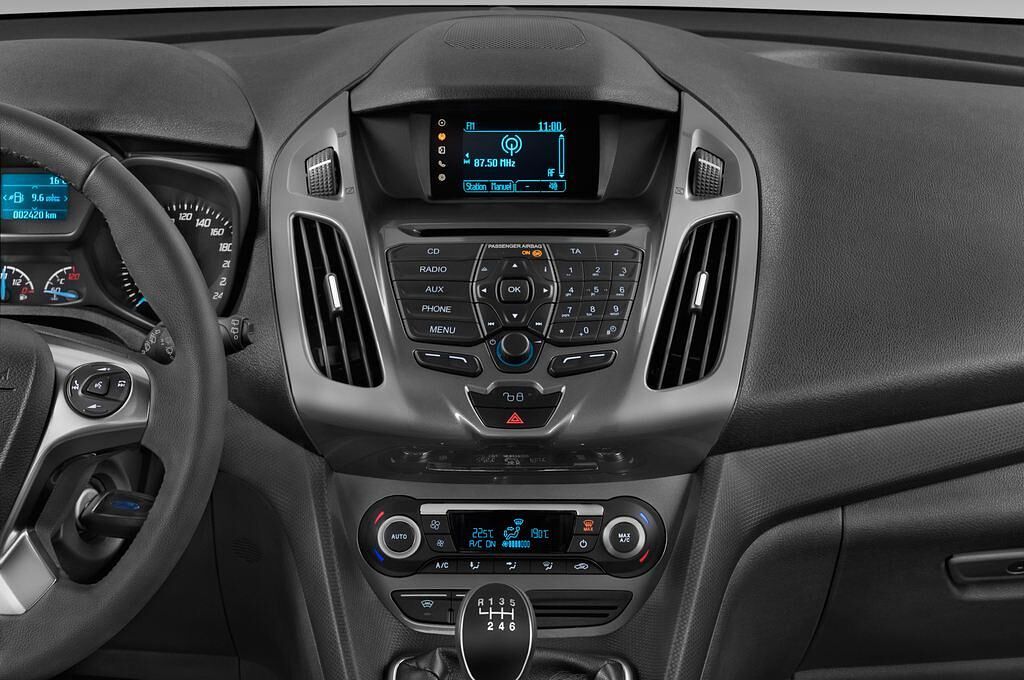 Ford Grand Tourneo Connect (Baujahr 2015) Titanium 5 Türen Mittelkonsole