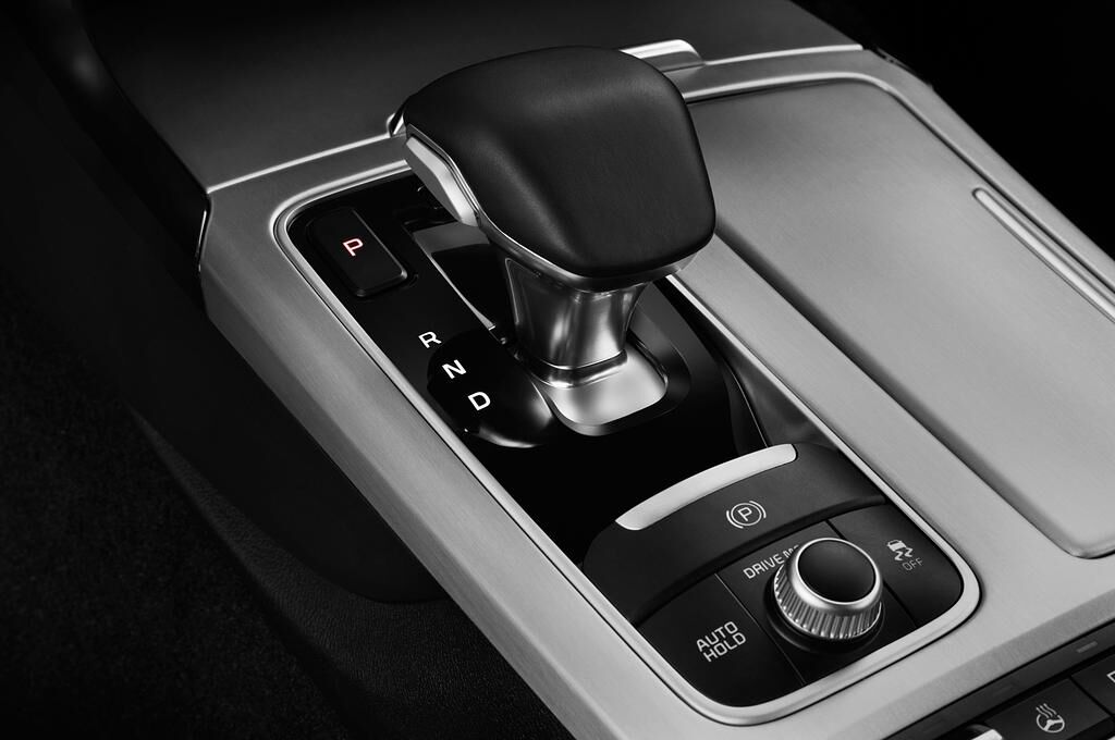 KIA Stinger (Baujahr 2018) GT-Line 5 Türen Schalthebel