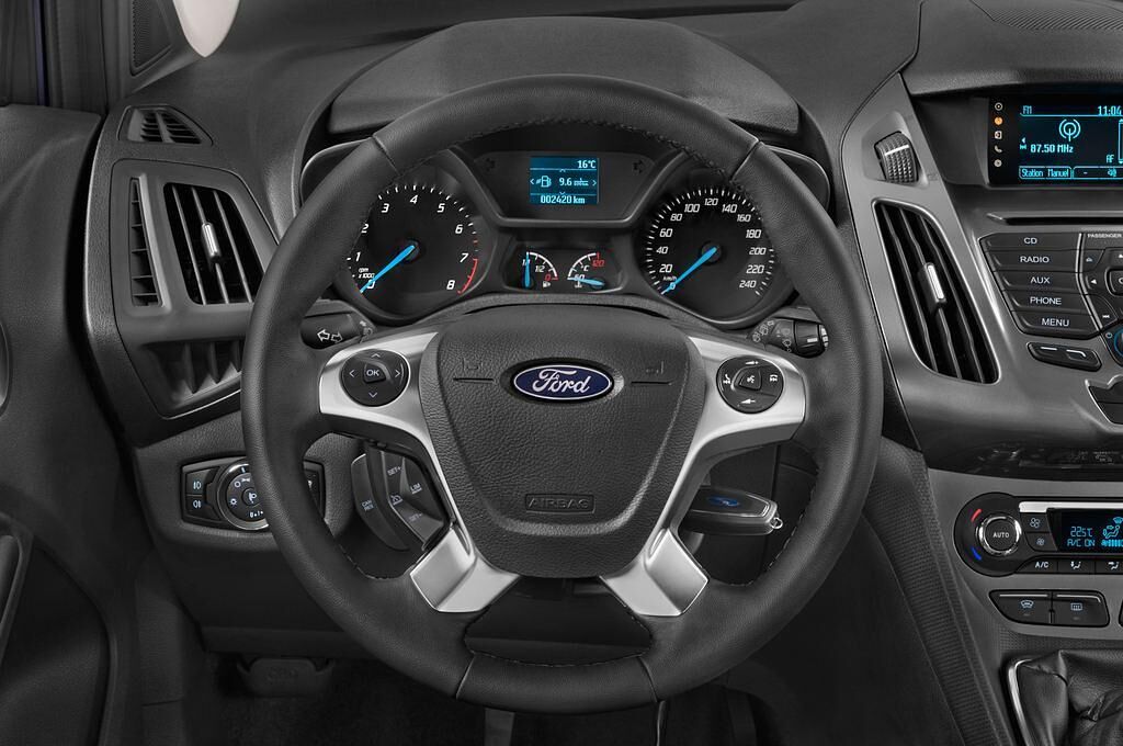 Ford Grand Tourneo Connect (Baujahr 2015) Titanium 5 Türen Lenkrad