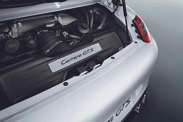 Der 3,8-Liter-Boxer kommt jetzt auf 408 PS