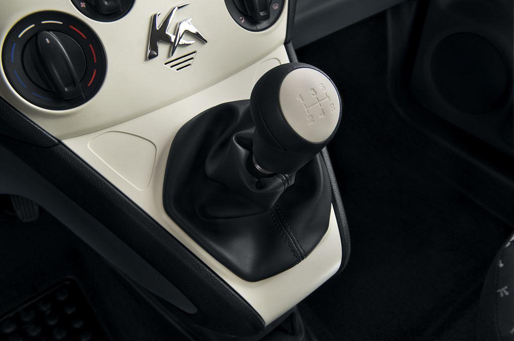 Ford Ka (Baujahr 2010) Concept 3 Türen Schalthebel