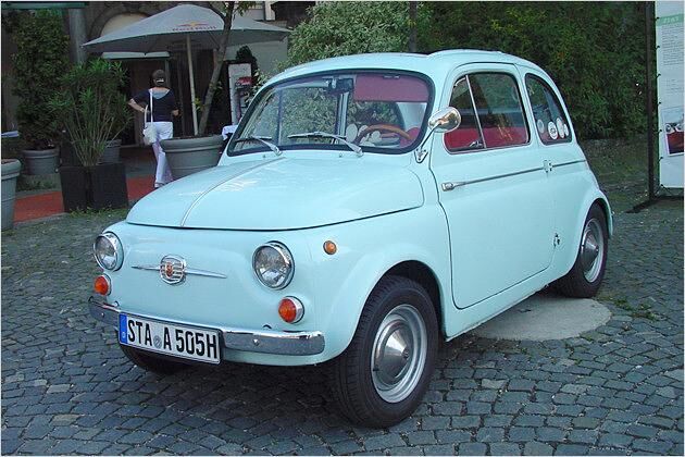 Auch den klassischen Fiat 500 gab es mit variablem Dach