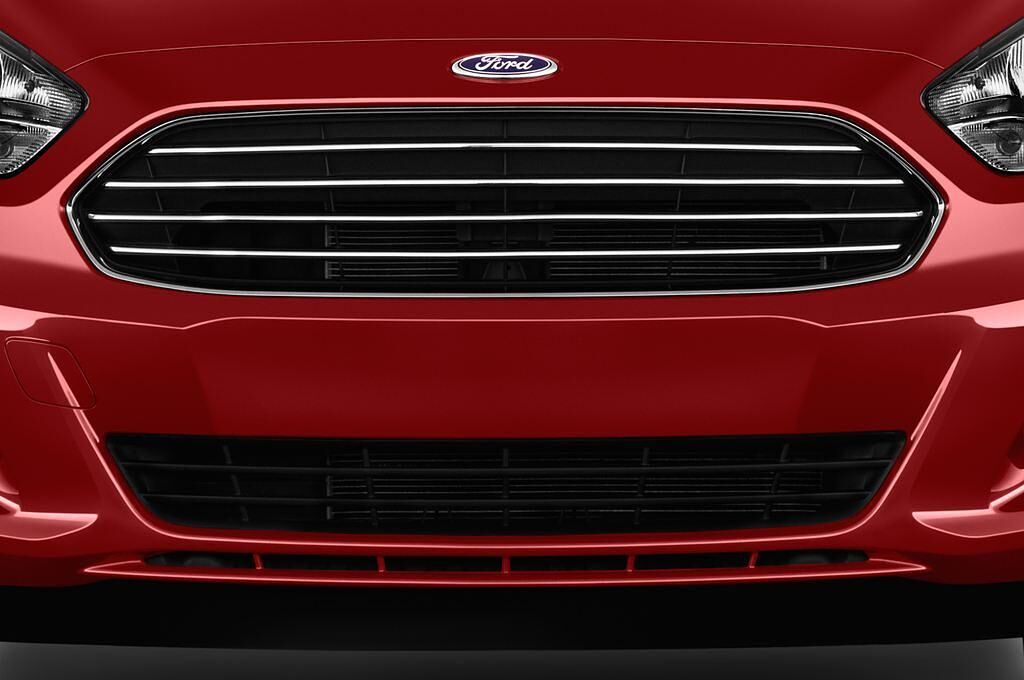 Ford Ka+ (Baujahr 2017) Cool & Sound 5 Türen Kühlergrill und Scheinwerfer