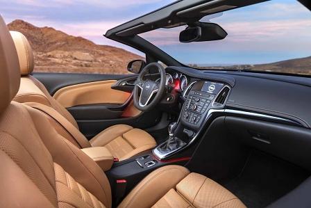 Das Cockpit des Opel Cascada.