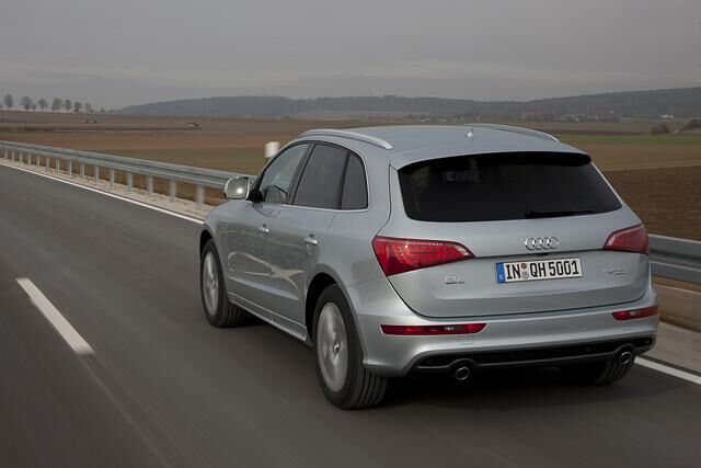 Der Q5 ist ein Vollhybrid und damit in der Lage, rein elektrisch zu fahren