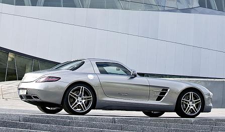 Mercedes SLS AMG - Striptease