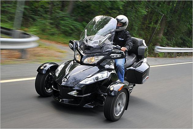 Unterwegs auf drei Rädern: Der BRP Can-Am Spyder Roadster RT