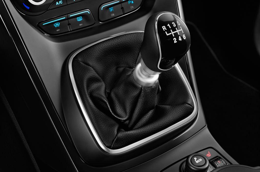 Ford Kuga (Baujahr 2013) Trend 5 Türen Schalthebel