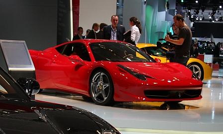 Tempo 300 plus: Ferrari 458 Italia