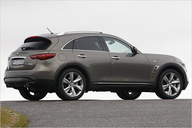 Für ein SUV sieht der FX50S recht elegant aus