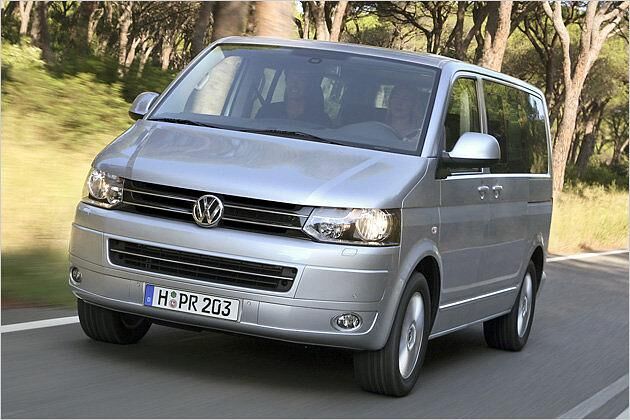 Die Front des T5 erinnert nun stärker an Polo und Golf