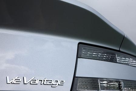 Aston Martin Vantage V12 - Streckenposten