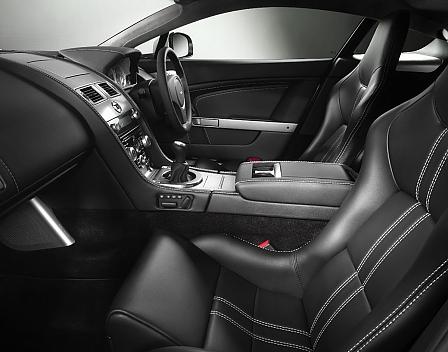 Aston Martin Vantage V12 - Streckenposten