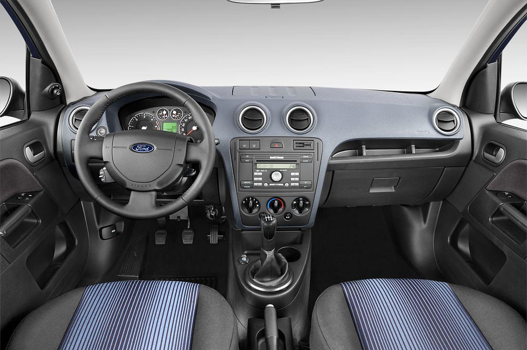 Ford Fusion (Baujahr 2010) Style 5 Türen Cockpit und Innenraum
