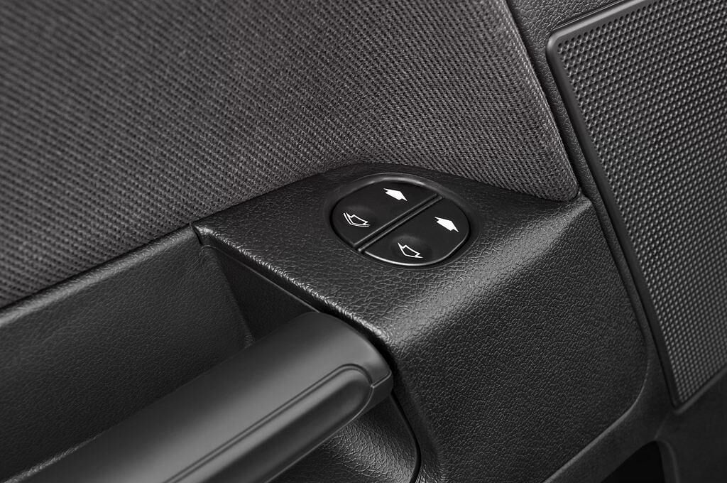 Ford Fusion (Baujahr 2010) Style 5 Türen Bedienungselemente Tür