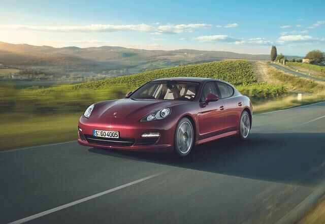 Das etwas andere Downsizing: Porsche Panamera/Panamera S feiern Weltpremiere