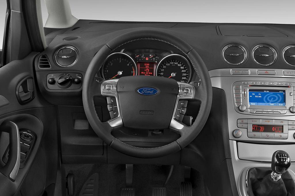 Ford Galaxy (Baujahr 2010) Trend 5 Türen Lenkrad