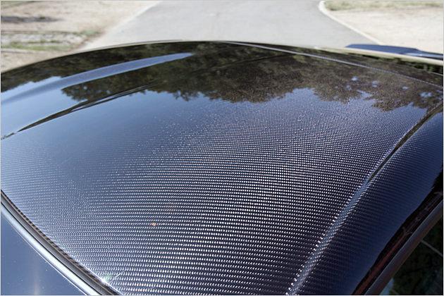 Auch das Dach der ZR1 besteht aus Sichtkarbon