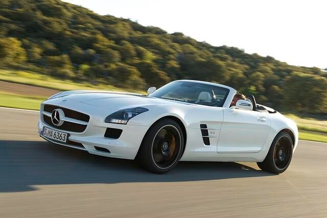 Auch ohne Dach ein Hingucker: der SLS AMG von Mercedes