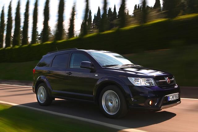 Der Fiat Freemont kommt zu Preisen ab 25.990 Euro