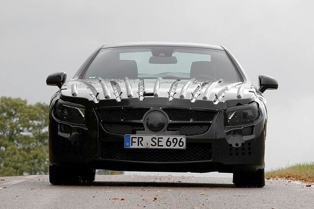 Durch die neue Alu-Karosserie spart der Roadster 100 Kilogramm ein