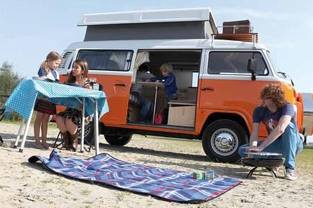 VW Bus T2 - Ein Neuer für Nostalgiker