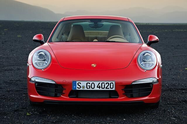 als Carrera S mit 3,6-Liter Hubraum und 294 kW/400 PS werden mindestens 102.436 Euro fällig