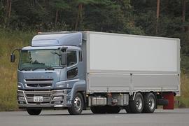Fuso Diesel-Hybrid - Sparen auf der Autobahn