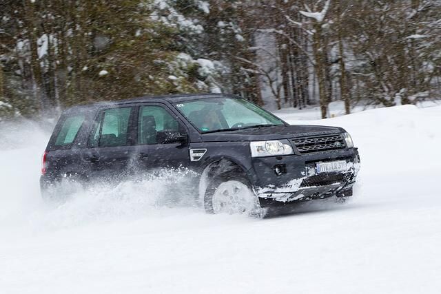 Der kompakte Freelander eD4 wird von einem 2,2-Liter-Vierzylinder mit 110 kW/150 PS angetrieben