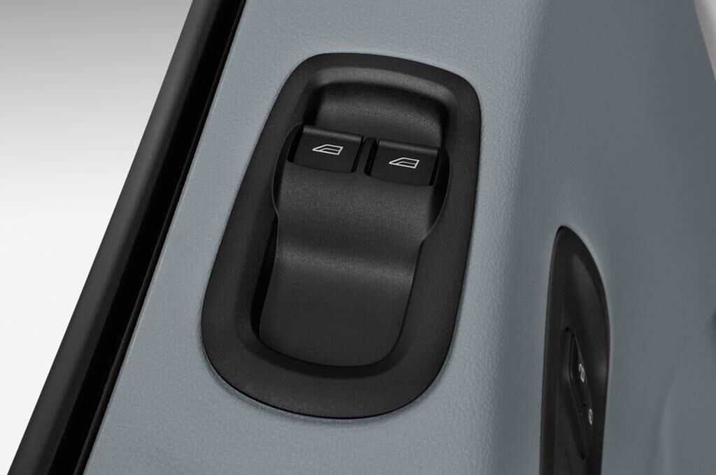 Ford Transit (Baujahr 2015) Basis L2H2 4 Türen Bedienungselemente Tür