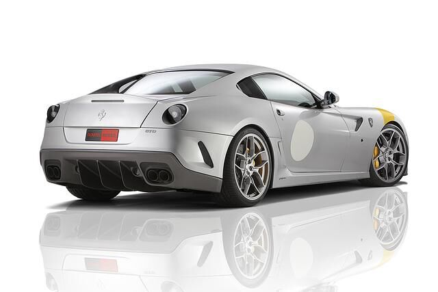 In 3,2 Sekunden beschleunigt der 599 GTO auf Tempo 100