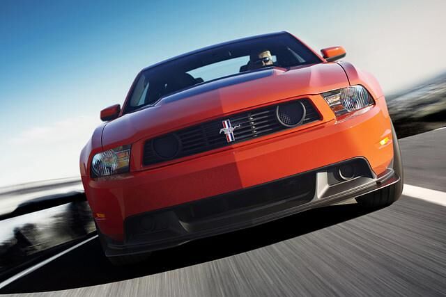 Der V8 leistet 327 kW/444 PS