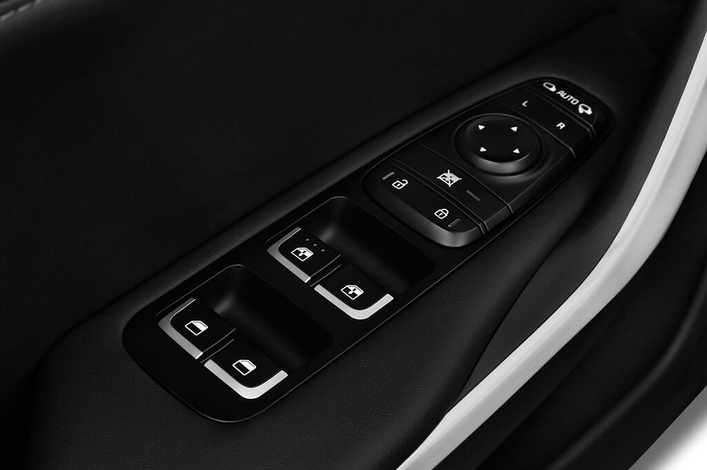 KIA Stinger (Baujahr 2018) GT-Line 5 Türen Bedienungselemente Tür