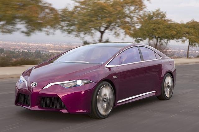 Toyota NS4 - Der Prius der Zukunft