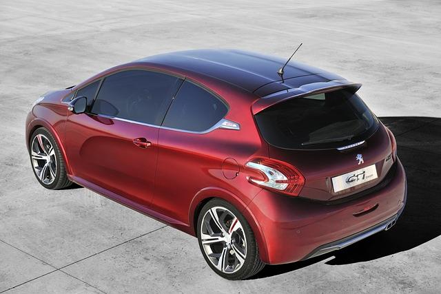 Für den Antrieb sorgt ein 1,6-Liter-Turbo mit rund 200 PS