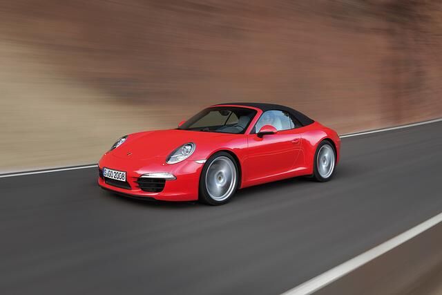 Den Sprint auf Tempo 100 schafft das Cabrio im besten Fall in 4,3 Sekunden