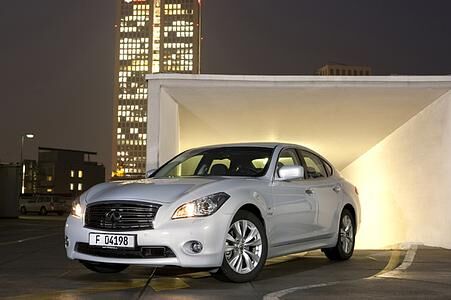 Infiniti M35h - Der Hybrid wird sparsamer Infiniti M35h - Der Hybrid wird sparsamer