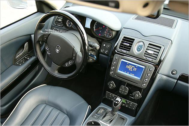 Der Innenraum des Quattroporte ist an einigen Stellen dem Preis nicht angemessen
